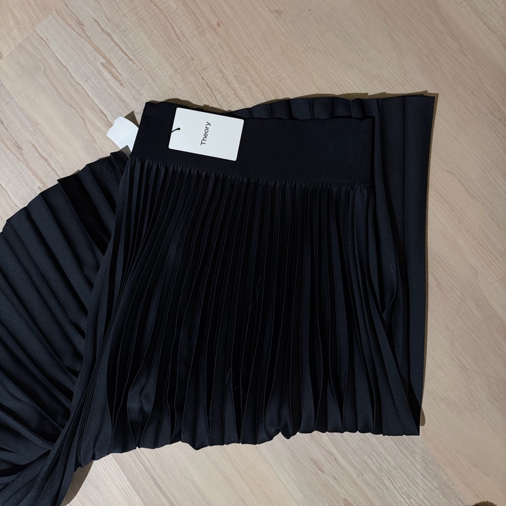 Theory Elegant Black A-Line Skirt